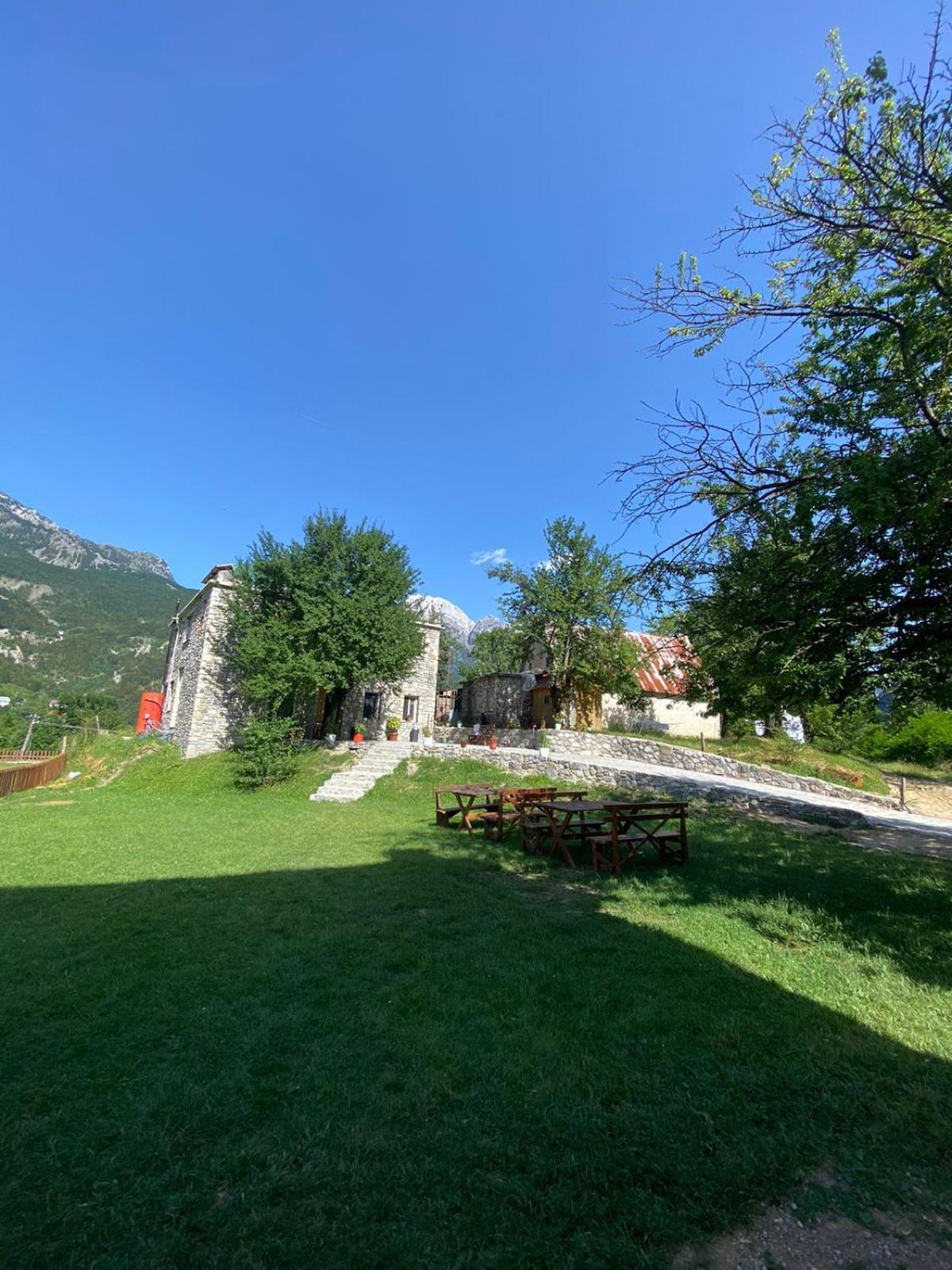 Guesthouse Dritan Tethorja Тет Екстериор снимка