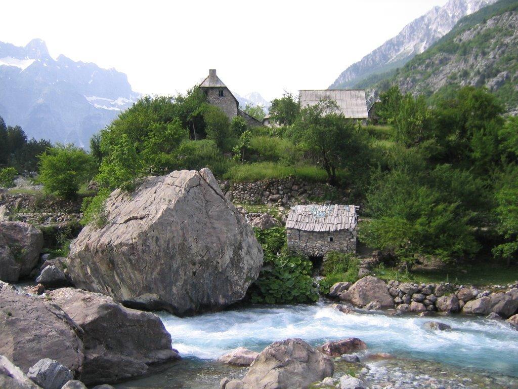 Guesthouse Dritan Tethorja Тет Екстериор снимка
